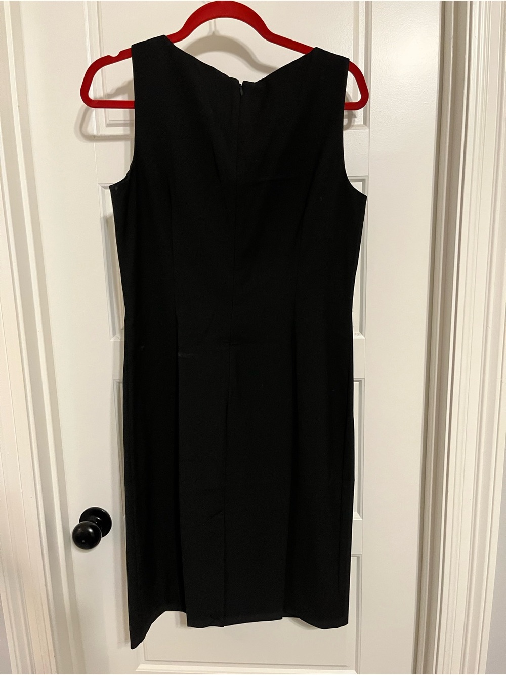 London Times Black Sleeveless Sheath Dress